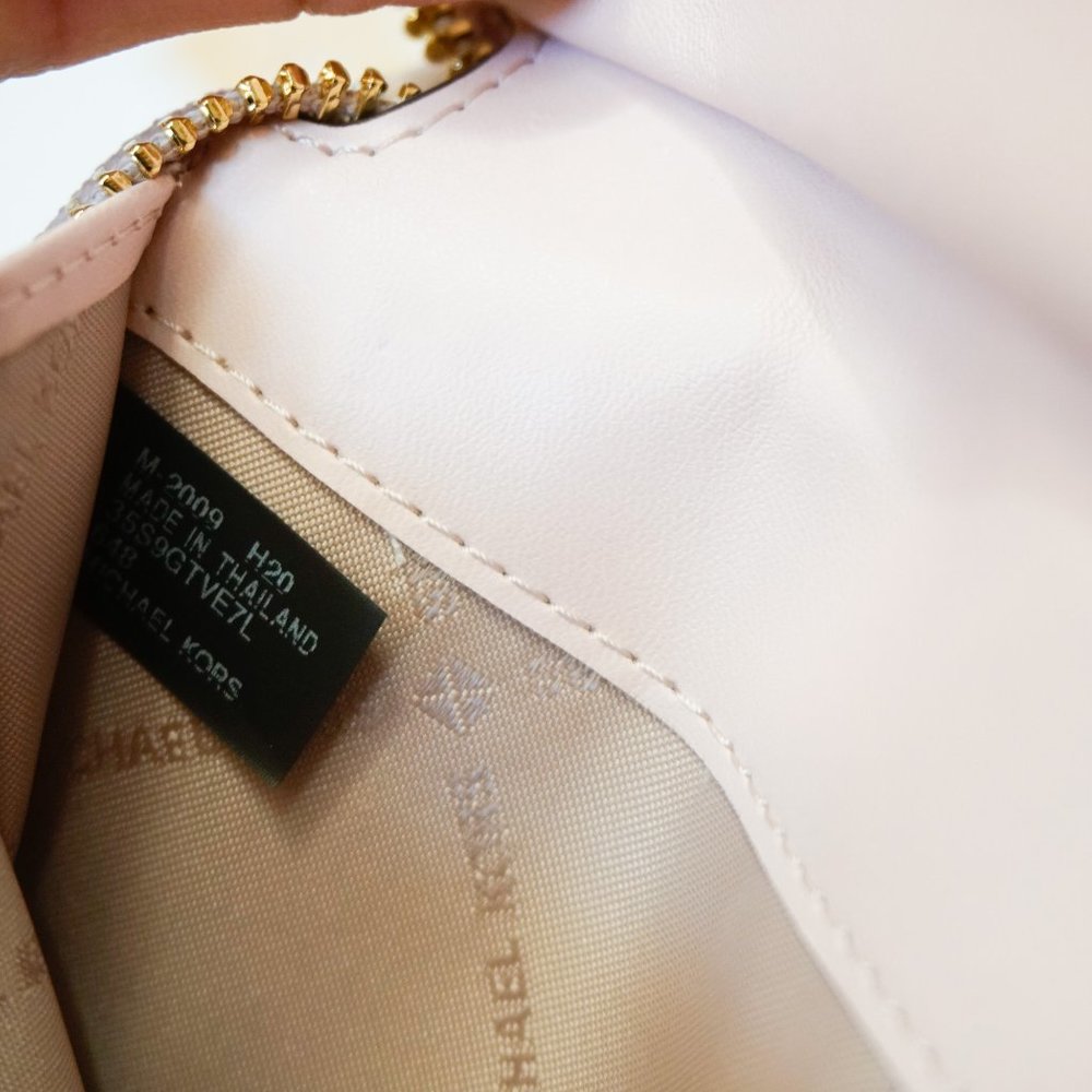 Michael Kors Chain Xbody + Wristlet Vanilla Pink - Picture 15 of 16